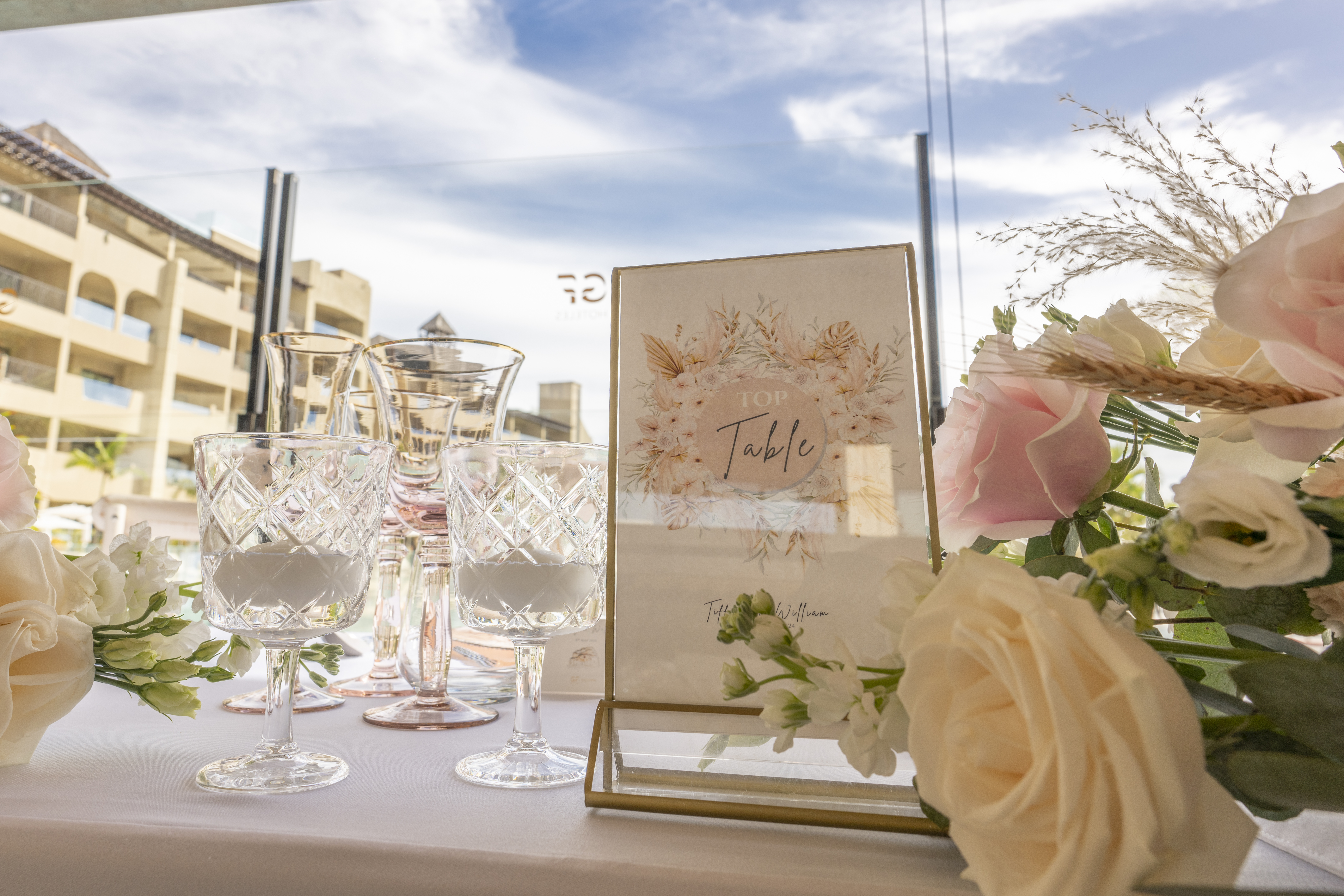Book your wedding day in GF VICTORIA